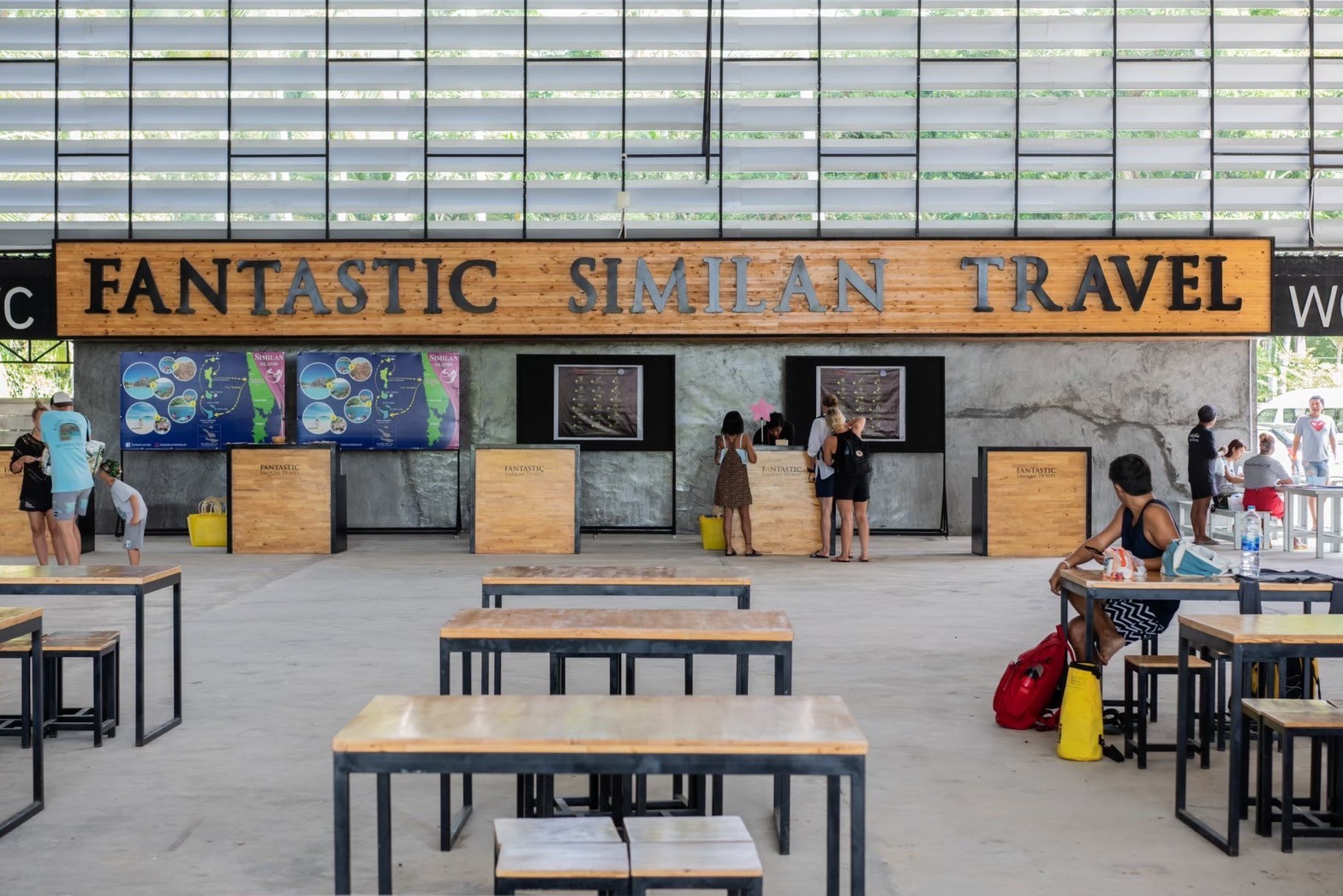 Seating area at the Fantastic Similan meeting point