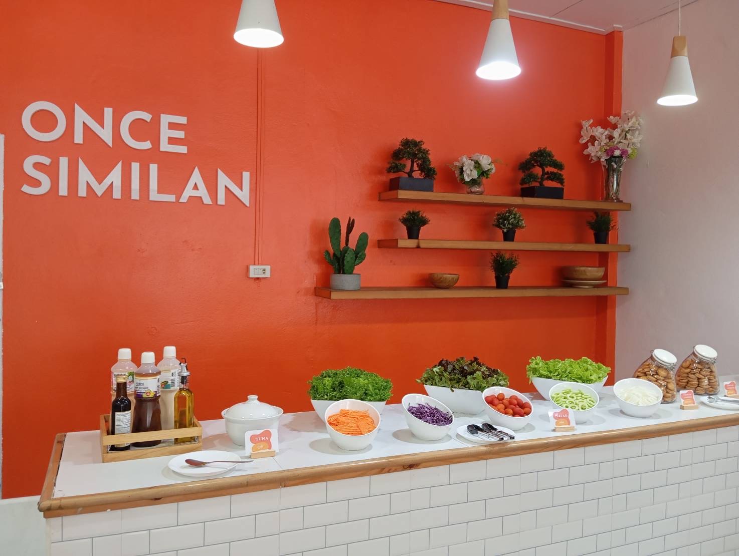 Once Lounge 早餐与水果餐台